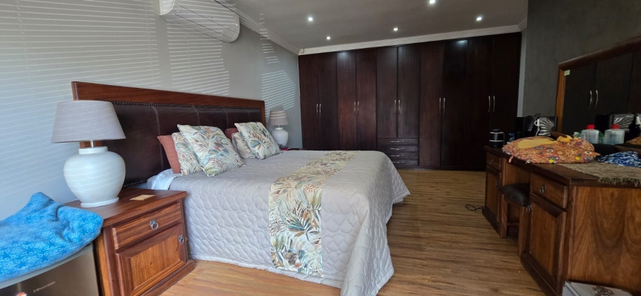 4 Bedroom Property for Sale in Wilkoppies North West